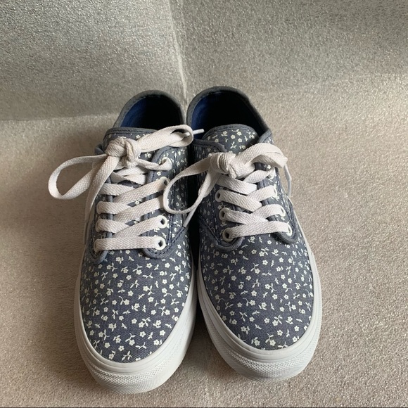 Vans Blue and white Flower Lace-up Shoes Size  7.5 - Picture 5 of 10